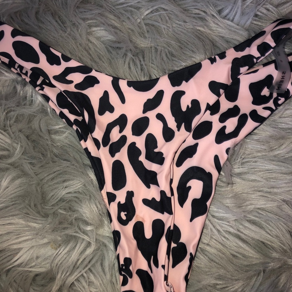 Women’s bathing suit bottoms